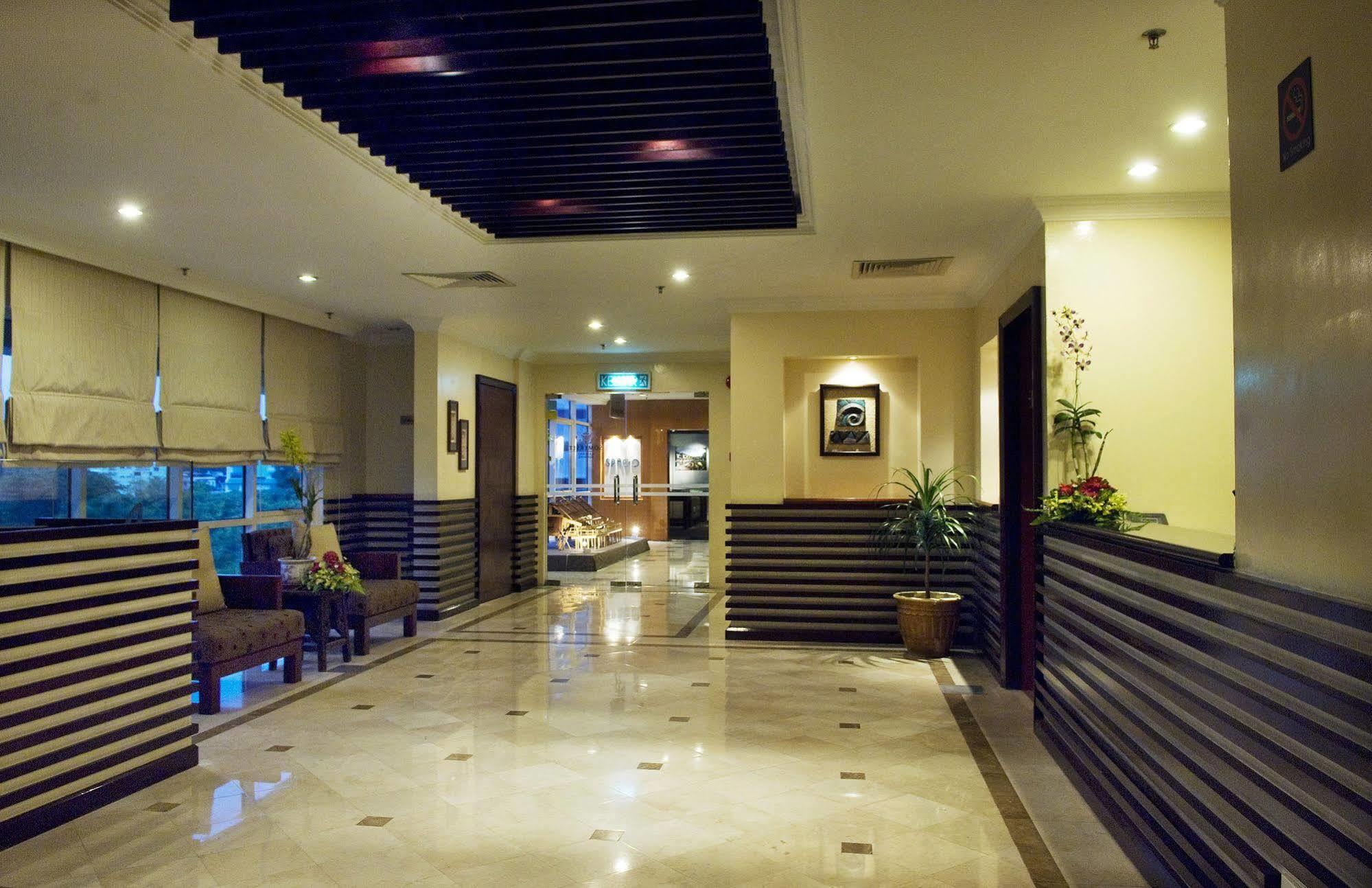 Stayinn Gateway Hotel Apartment Kuching Exterior foto